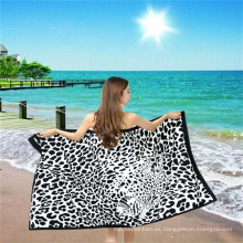 Toalla de playa con estampado de leopardo sexy de microfibra